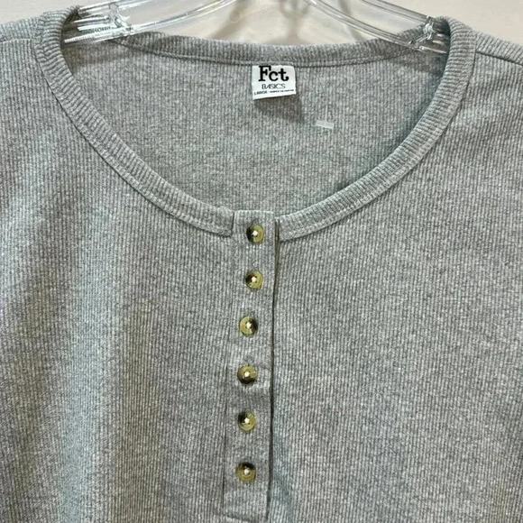 Fct Basics Juniors Long Sleeve Cropped Ribbed Henley Crewneck Size L NWT - Picture 3 of 9